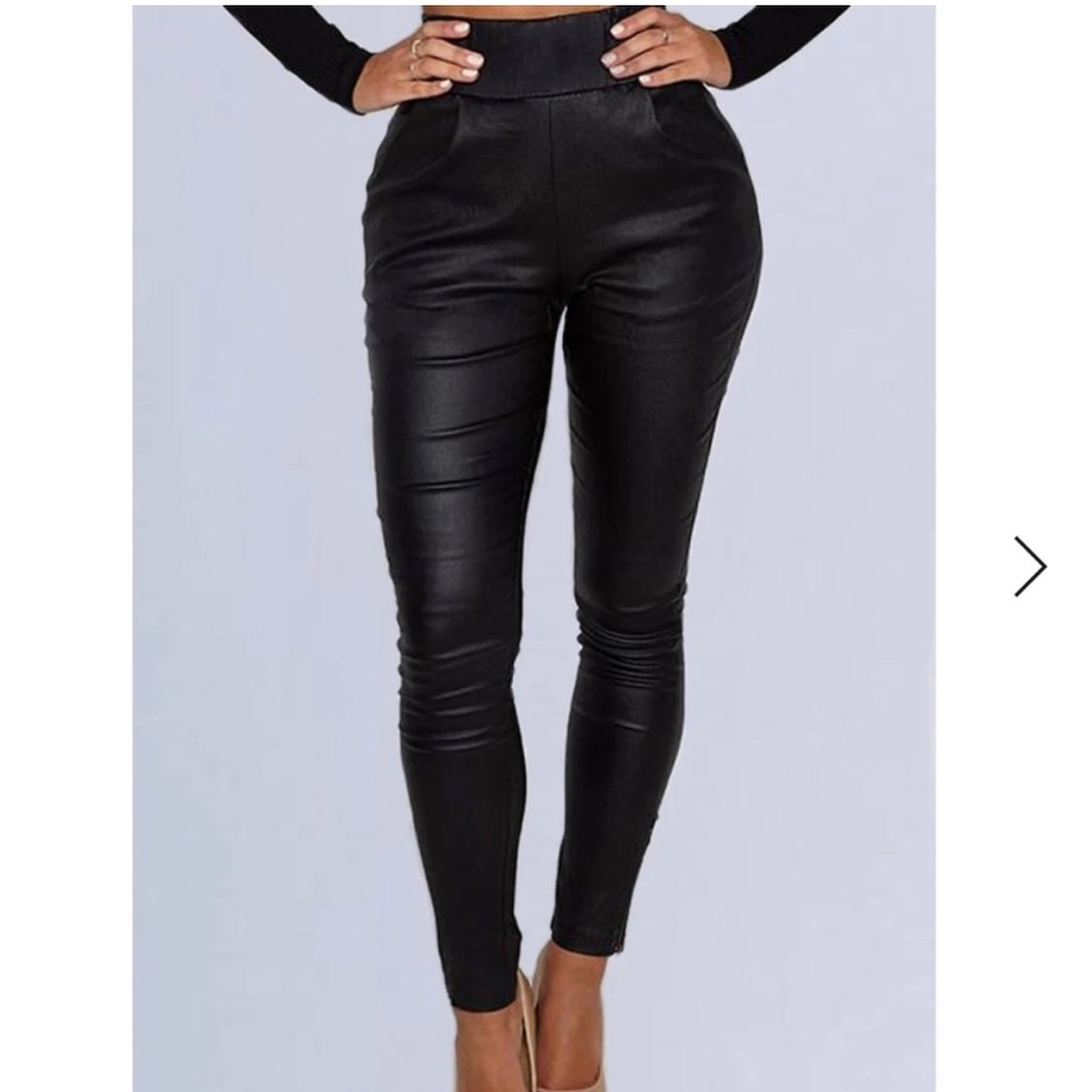 High-Waist Faux Leather Skinny Pants - Black